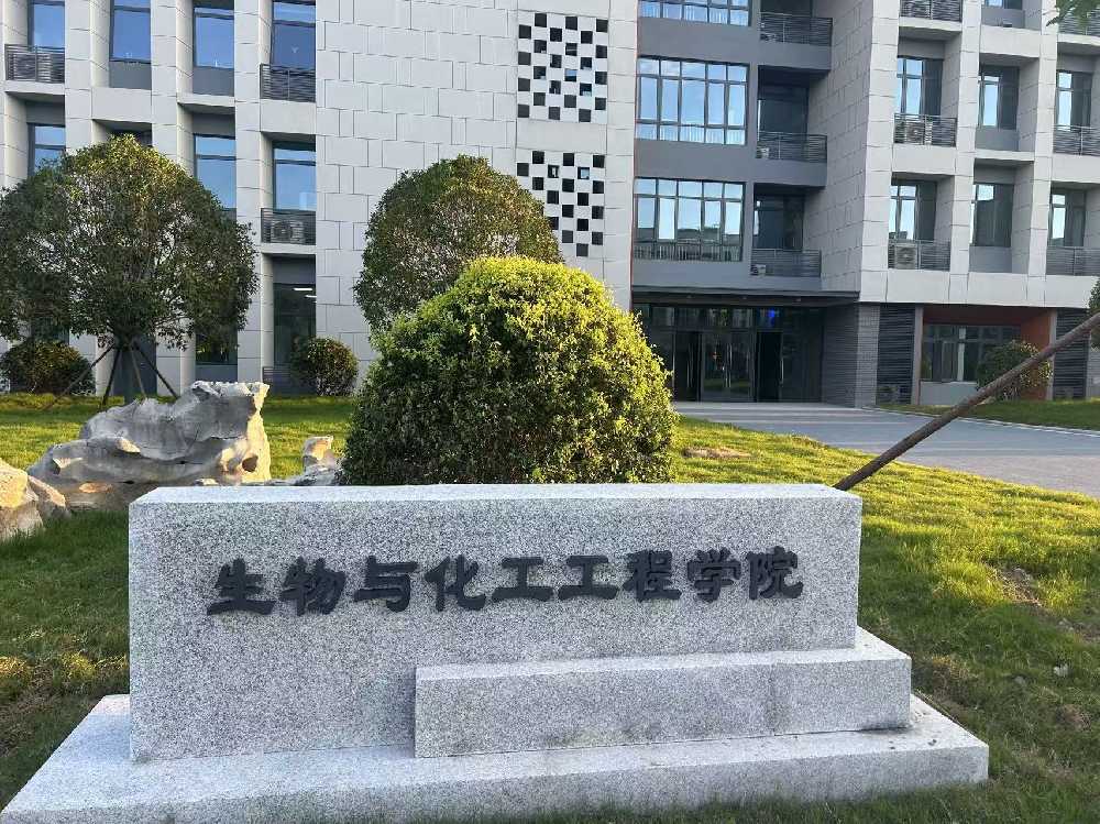 石首市扬州职业大学体育场高杆灯项目